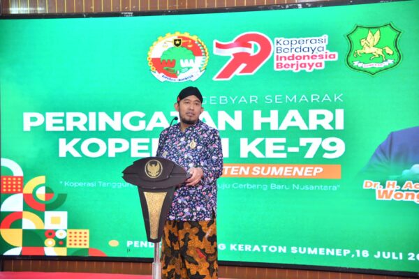 Bupati Sumenep Achmad Fauzi Wongsojudo dalam acara tasyakuran Hari Koperasi Nasional ke-79 di Pendopo Agung