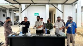 Kajari Sumenep Nislianudin bersama para Forkopimda saat melakukan pemusnahan BB