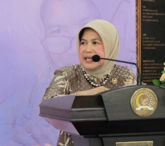 Anna Ruswan Latuconsina