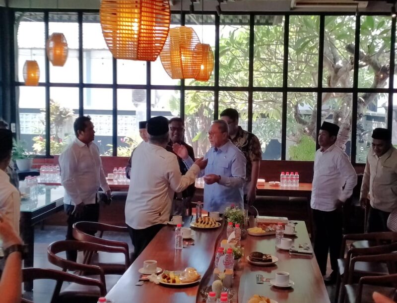 Menko Pangan Zulhas saat di Pabrik Rokok 88