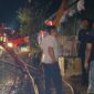 Mobil damkar usai melakukan pemadaman