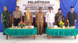 Proses pelantikan Perangkat Desa Gembleb