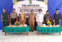 Proses pelantikan Perangkat Desa Gembleb