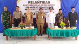 Proses pelantikan Perangkat Desa Gembleb