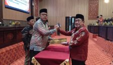 Wakil Bupati KH Imam Hasyim (kanan) dan Ketua DPRD Sumenep