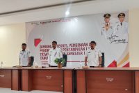 Dari kiri, Sekretaris DPMPTSP, Kukuh Agus Susyanto, Kepala DPMPTSP Heru Santoso dan Kabid Penanaman Modal Herman Hariyanto