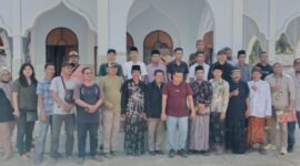 Pemkab Sumenep dan PT Elnusa bersama Anggota DPRD asal Masalembu Ahmad Juhairi dengan para tokoh Masalembu 