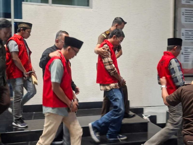Para terdakwa saat digelandang ke tahanan