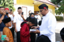 Bupati Sumenep Dr. H. Achmad Fauzi Wongsojudo dalam acara santunan anak yatim (dokume LD)