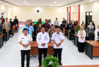 Kepala DPMPTSP Sumenep, Sekretaris dan Koordinator Substansi Penanaman Modal Herman Hariyanto, SE., M.Si,

