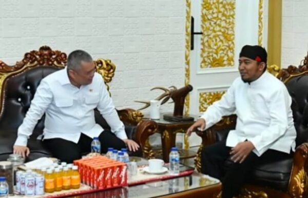 Menhub Temui Bupati Sumenep, Sinergi Pusat-Daerah Diperkuat Tangani Kebakaran KM Mutiara Sentosa II