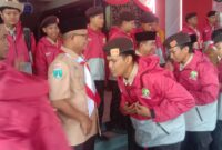 Dirut BPRS Bhakti Sumekar, H. Hairil Fajar saat ikut melepas kontingen Sumenep ke Jambore Nasional di Jakarta