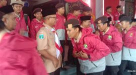 Dirut BPRS Bhakti Sumekar, H. Hairil Fajar saat ikut melepas kontingen Sumenep ke Jambore Nasional di Jakarta
