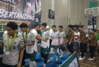 Penyerahan Medali pada juara Turnamen Futsal PPP