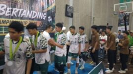 Penyerahan Medali pada juara Turnamen Futsal PPP