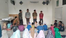 Moh. Syaiful Anwar saat memberikan pembelajaran bagi para siswa di Malaysia