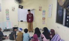 Mahasiswa KKN Internasional STITA Aqidah Usymuni Kenalkan Budaya Madura kepada Siswa Malaysia