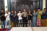 Kapolsek Bluto AKP Agus Sugito bersama sejumlah awak media 