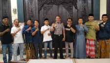Kapolsek Bluto AKP Agus Sugito bersama sejumlah awak media