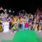 Camat Tamanan dan Istri saat foto bareng peserta lomba