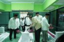 Bupati Bondowoso saat tabur bunga di makam Ki Ronggo