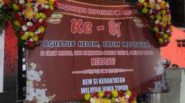Karangan bunga BEM SI Kerakyatan Jatim di Depan Grahadi