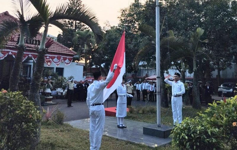 Upacara Memperingati HUT RI ke 81 Bank Jatim Bondowoso