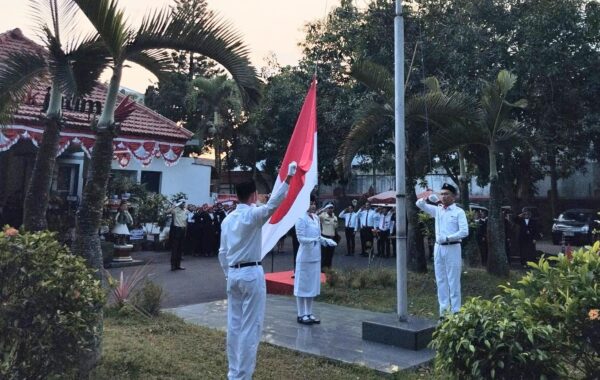 Upacara Memperingati HUT RI ke 81 Bank Jatim Bondowoso