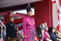 Bupati Sumenep Achmad Fauzi Wongsojudo saat jadi inspektur upacara HUT ke-81 RI di halaman Pemkab Sumenep 