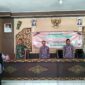 Dua dari kanan, Sekretaris Bakesbangpol Sumenep, Edy Suprayitno