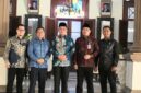 PT Soma SiCare saat foto bareng Bupati dan Kadinkes Bondowoso
