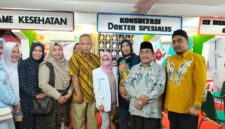 Wabup KH. Imam Hasyim bersama Direktur RSUD Sumenep, dr. Erliyati didampingi para staf