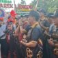 Direktur Central 88 Gold and Jewellery, Ali Zainal Abidin didampingi Bupati Kh. Kholilurrahman, Wabup Sukriyanto, Ketua DPRD Ali Masykur dan Forkopimda kabupaten Pamekasan saat melepas JJS di Monumen Arek Lancor