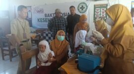 Kegiatan cek Kesehatan SMSI Lamongan untuk para pelajar 
