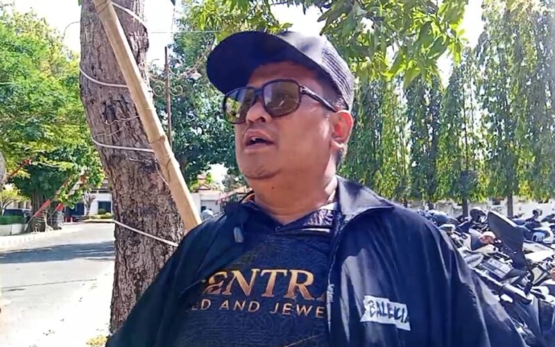H. Her Dukung Gerakan sosial Direktur Central 88 Gold And Jewellery  Ali Zainal Abidin di Soft Opening bahwa setiap orang yang membeli emas di tokonya, keuntungan 100 persen akan diwakafkan untuk kemaslahatan anak yatim dan kaum dhuafa
