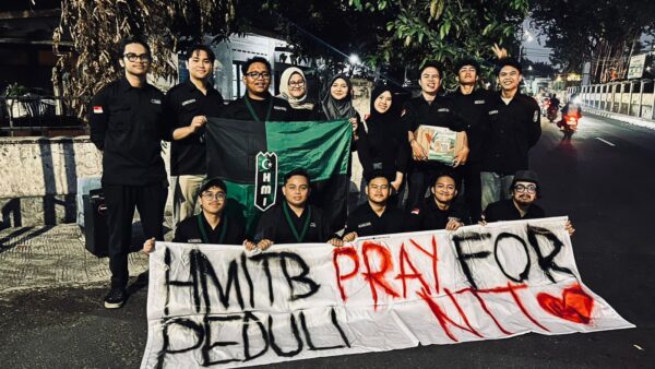 HMI Tunas Bangsa UMY Salurkan Bantuan untuk Korban Gempa Flores di NTT