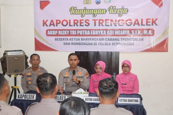 Kunjungi Mapolsek Bendungan, Kapolres Trenggalek Dorong Anggota Aktif Hadir di Tengah Masyarakat