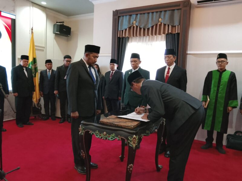 Bupati Sumenep saat pelantikan empat Kepala OPD 