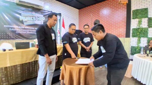 Dua.dari kiri, A. Rahman usai Mubes KPP Sumenep 