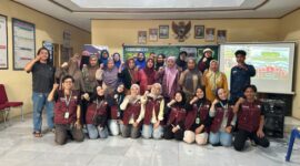 Kebersamaan Tim Cara’de dengan para warga Desa Tinggimae 