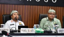 Wabup As'ad bareng dr Yus saat di Command Center