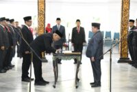 Wakil Bupati Sumenep KH Imam dalam acara pelantikan sejumlah pejabat di Pendopo Agung Keraton Sumenep 