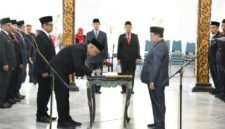 Wakil Bupati Sumenep KH Imam dalam acara pelantikan sejumlah pejabat di Pendopo Agung Keraton Sumenep