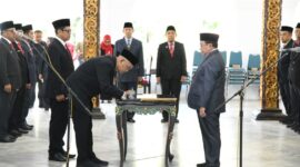 Wakil Bupati Sumenep KH Imam dalam acara pelantikan sejumlah pejabat di Pendopo Agung Keraton Sumenep 