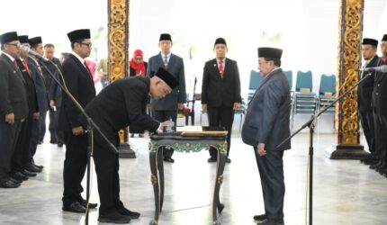 55 Pejabat Pemkab Sumenep Bergeser, Wabup Imam Hasyim Ambil Sumpah di Pendopo Keraton