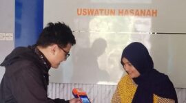 Perwakilan BRI Bondowoso saat memberi layanan masyarakat