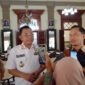 Bupati Hamid bareng Kepala OJK Jember dan perwakilan ILO saat wawancara