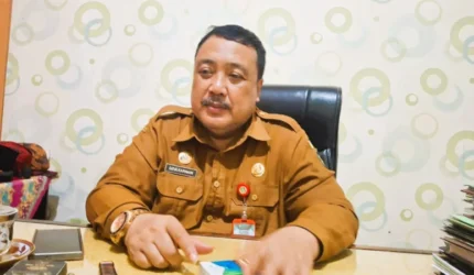 Belum Dipanggil Kedua, Bendahara Desa Pagerungan Besar Datangi DPMD Sumenep, Janji Lunasi Tunggakan Gaji Rp202 Juta