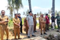 Bupati bareng Kadis Pertanian saat tinjau pompa air