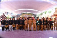 Bupati Sumenep Dr. Achmad Fauzi Wongsojudo bersama Kacabdindik Jawa Timur Wilayah Sumenep dan Guru SMAN 1 Sumenep 